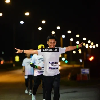 Runner Photo 7745976