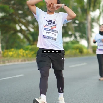 Runner Photo 7745981