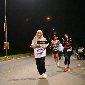 Runner Photo 7745983