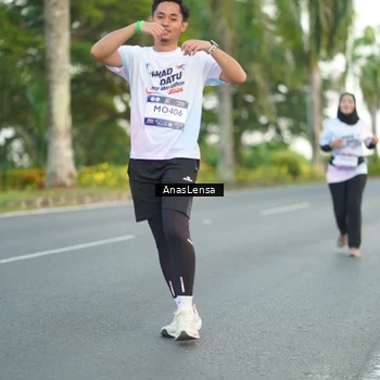 Runner Photo 7745986