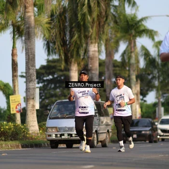 Runner Photo 7745997