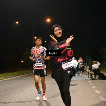 Runner Photo 7746001