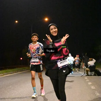Runner Photo 7746019