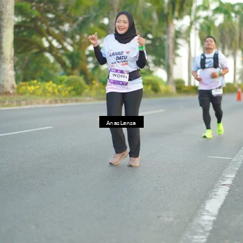 Runner Photo 7746042