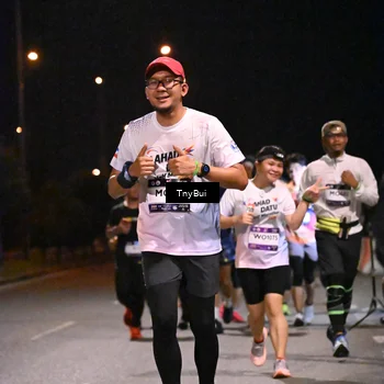 Runner Photo 7746058