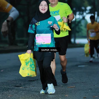 Runner Photo 7746060
