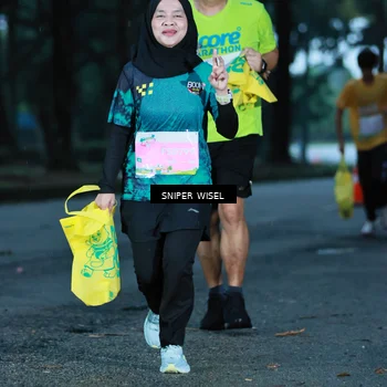 Runner Photo 7746075