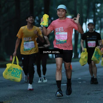 Runner Photo 7746081