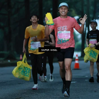 Runner Photo 7746105