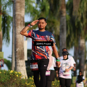 Runner Photo 7746108