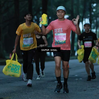 Runner Photo 7746116
