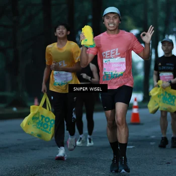 Runner Photo 7746117