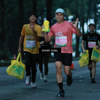 Runner Photo 7746119