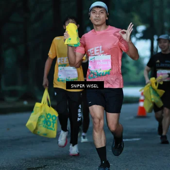 Runner Photo 7746123