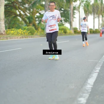 Runner Photo 7746142