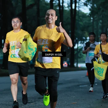 Runner Photo 7746201