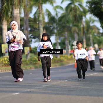 Runner Photo 7746221