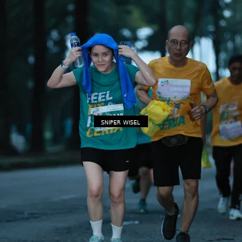 Runner Photo 7746374