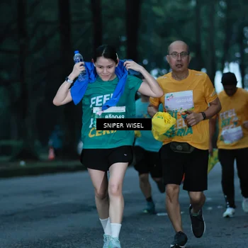Runner Photo 7746375