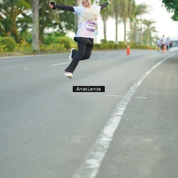 Runner Photo 7746395