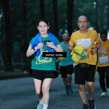 Runner Photo 7746413