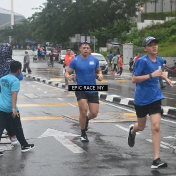 Runner Photo 7746424