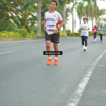 Runner Photo 7746448