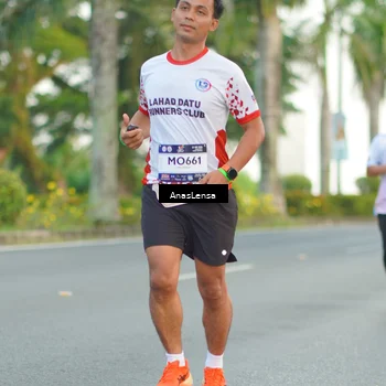 Runner Photo 7746460