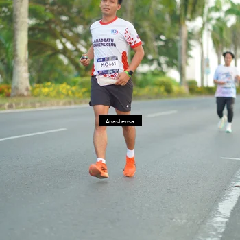 Runner Photo 7746462