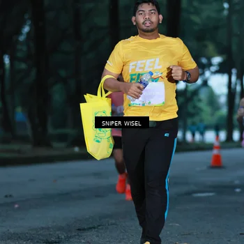 Runner Photo 7746484