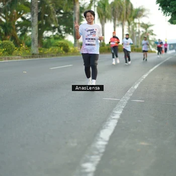 Runner Photo 7746521