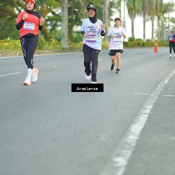 Runner Photo 7746592