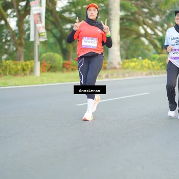 Runner Photo 7746662