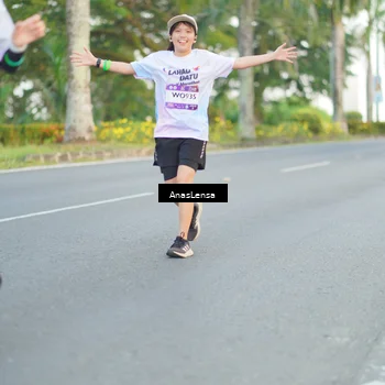 Runner Photo 7746671