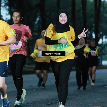 Runner Photo 7746710