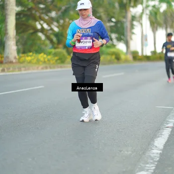 Runner Photo 7746817