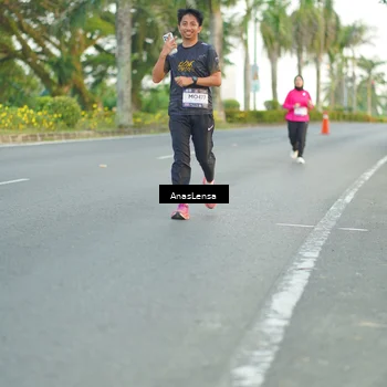 Runner Photo 7746825