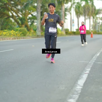 Runner Photo 7746832