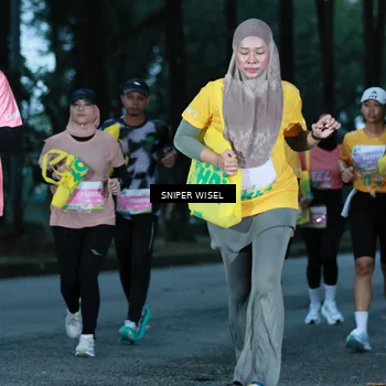 Runner Photo 7746862