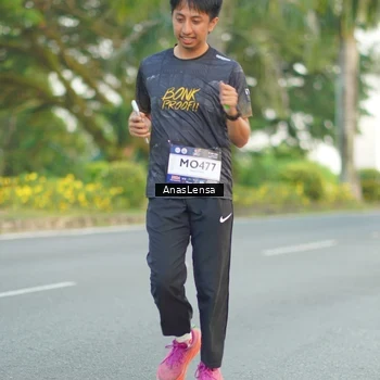 Runner Photo 7746894