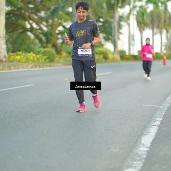 Runner Photo 7746897