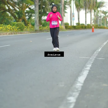 Runner Photo 7746901