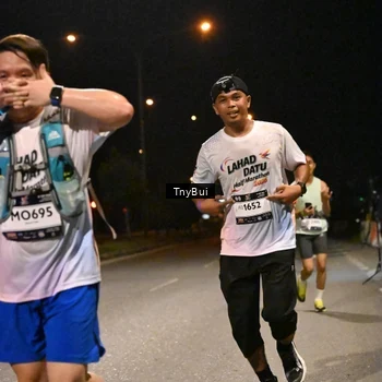 Runner Photo 7746906