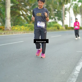 Runner Photo 7746909