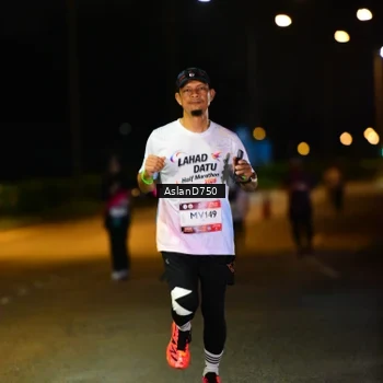 Runner Photo 7746921