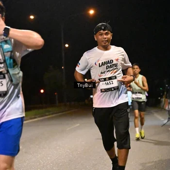 Runner Photo 7746949