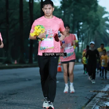 Runner Photo 7746950
