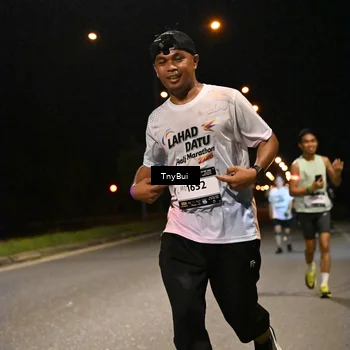 Runner Photo 7746973