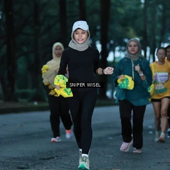 Runner Photo 7746983