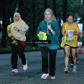 Runner Photo 7747002